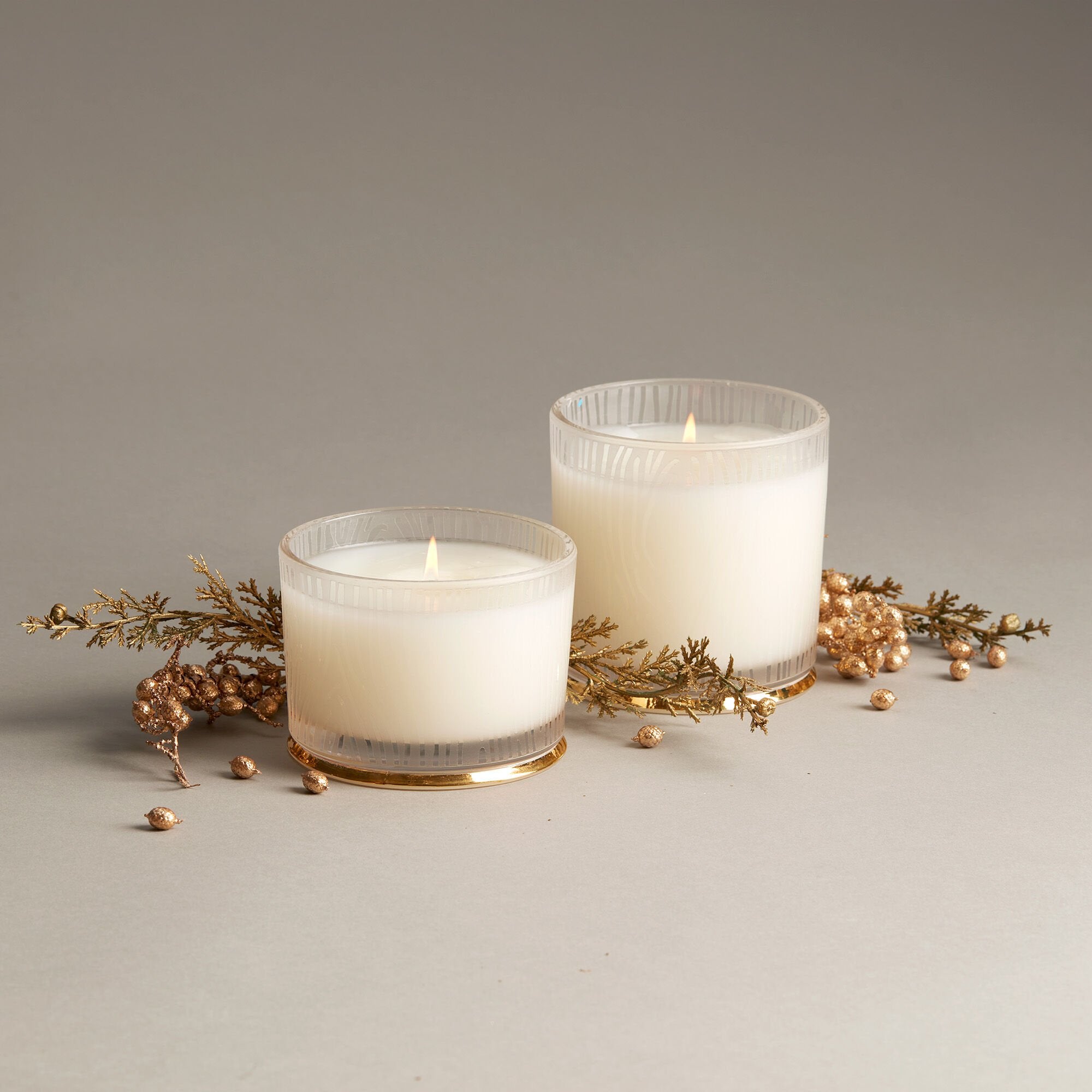 Frasier Fir? Large Frosted Wood Grain Candle - Image 2